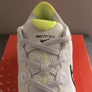 Nike Renew Run Sneakers